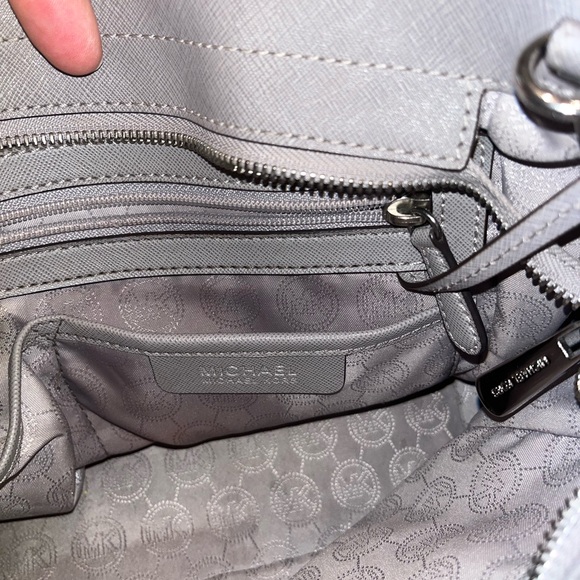 Michael Kors Light Gray Satchel-like new ❤️ - Picture 8 of 14